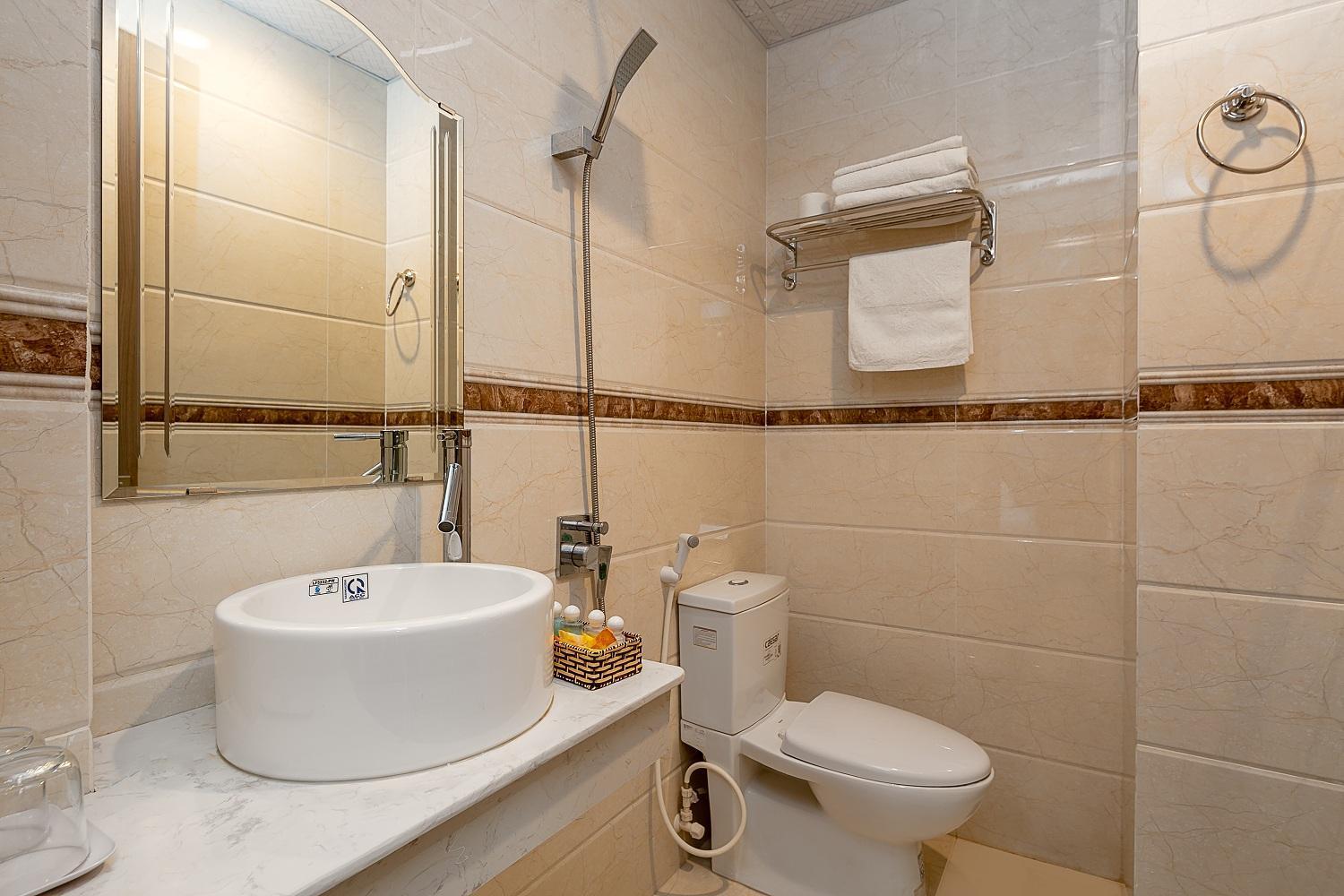 Duong Gia Hotel Dn By - Bay Luxury 岘港 外观 照片
